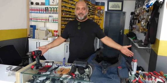 Mersin’de şaşırtan olay! 100 bin liralık çantayı aldı, bir gün sonra geri getirdi
