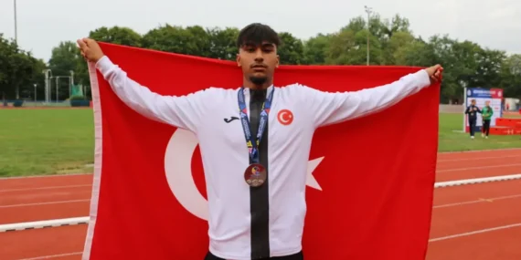 Mersinli Millî Sporcu Muhammed Eren Aytaş’tan Avrupa’da çifte madalya