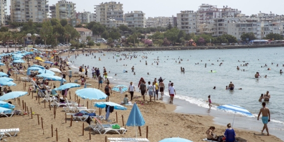 Mersin’de hafta sonunun adresi sahiller oldu