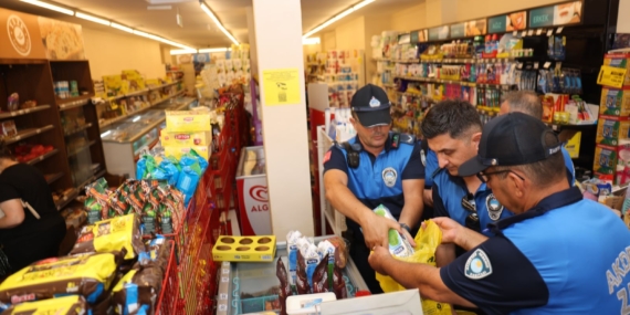 ZABITA EKİPLERİ MARKETLERİ DENETLEDİ