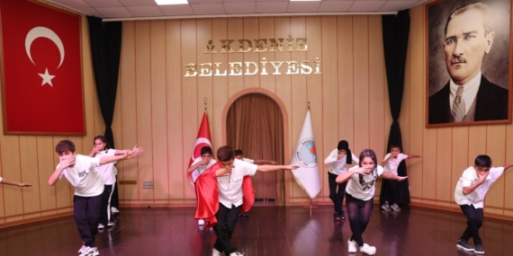 Akdeniz’de “Emekten Sahneye” yılsonu sergisi