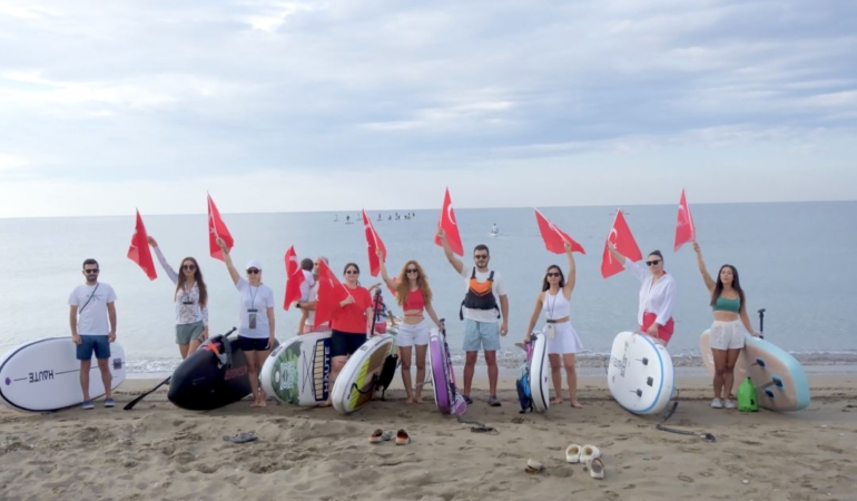 Mersin’de 30 Ağustos coşkusu denize taştı!