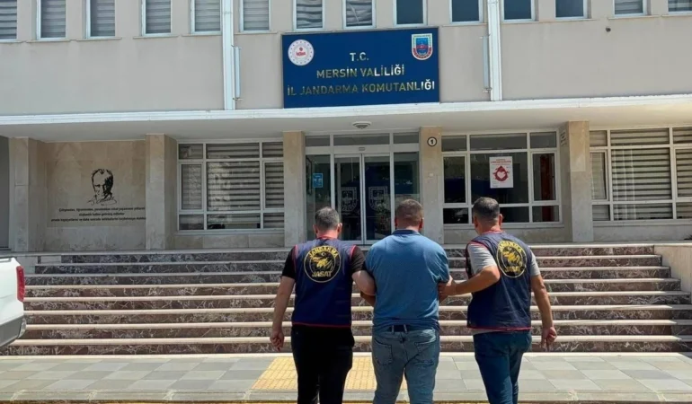 Mersin’de 27 yıl 6 ay hapis cezasıyla aranıyordu! Jandarma saklandığı yeri buldu