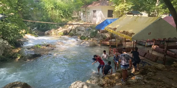 Erdemli’de Kur’an kursu öğrencileri piknikte buluştu