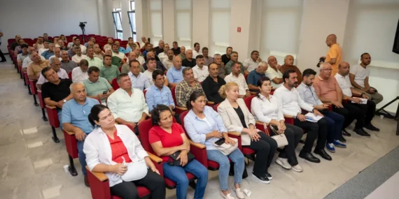 Silifke’de 81 muhtar yerel yöneticilerle buluştu