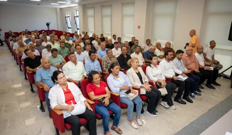 Silifke’de 81 muhtar yerel yöneticilerle buluştu