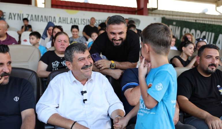 TOROSLAR BELEDİYESİ FUTBOL OKULUNDA SERTİFİKA HEYECANI