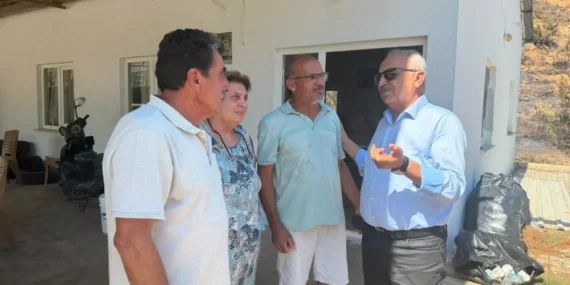 Vekil Dinçer yangından etkilenen bölgede incelemelerde bulundu
