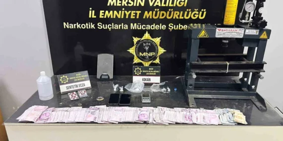 Mersin’de Sokak Satıcılarına Uyuşturucu Operasyonu: 3 Tutuklama